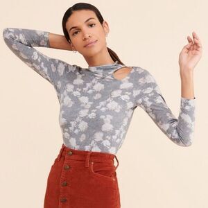 NWT Chaser Mock Neck Grey Floral Long Sleeve Top w/ Shoulder Cutout Small (2/4)